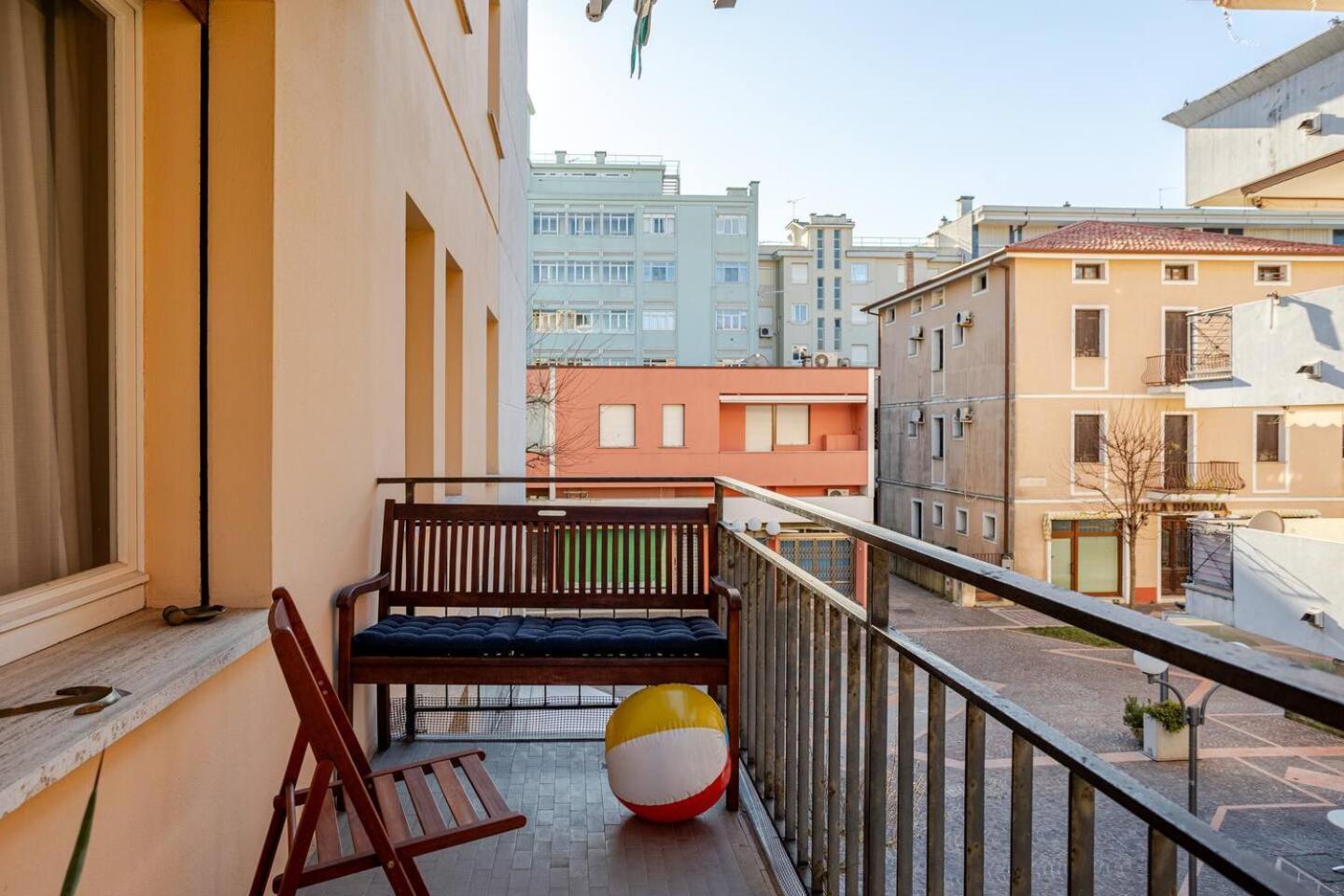 Sunny Home, Appartamento In Centro E Vicino Alla Spiaggia Grado Exteriör bild