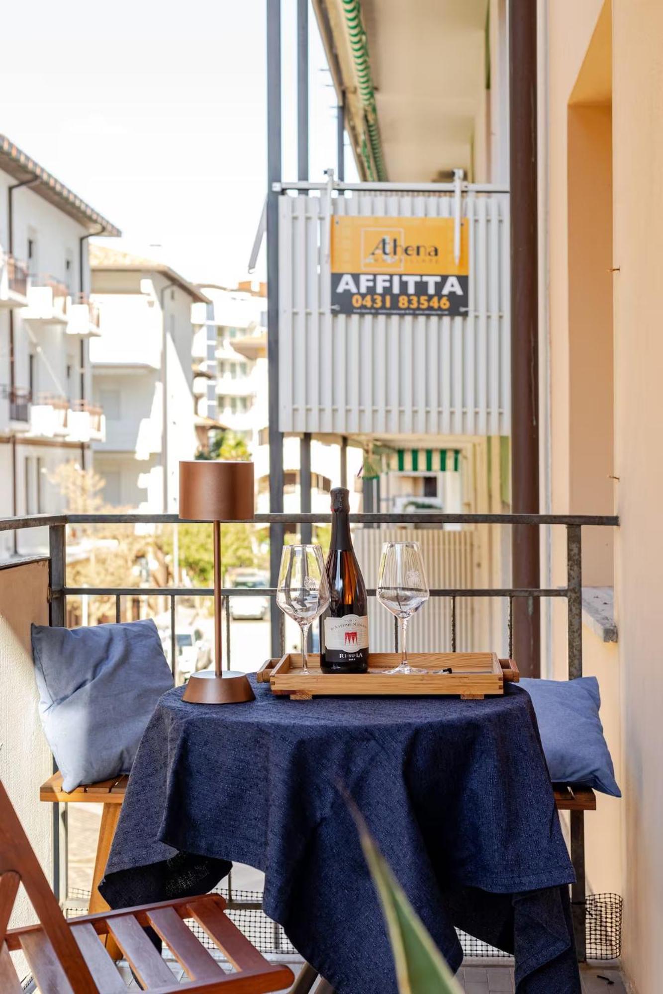 Sunny Home, Appartamento In Centro E Vicino Alla Spiaggia Grado Exteriör bild